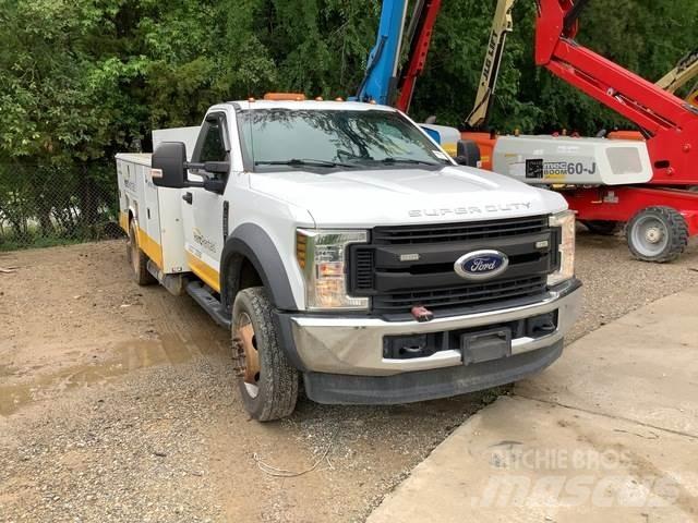 Ford F-550 Komunální / Multi-užitková vozidla