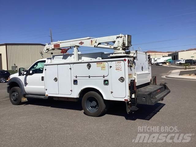 Ford F-550 Komunální / Multi-užitková vozidla