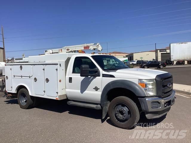 Ford F-550 Komunální / Multi-užitková vozidla