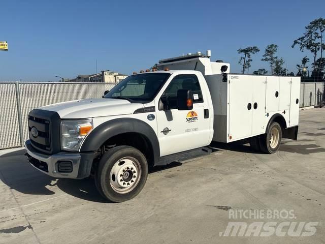 Ford F-550 Komunální / Multi-užitková vozidla