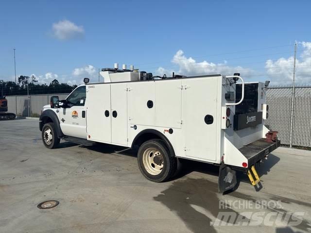 Ford F-550 Komunální / Multi-užitková vozidla