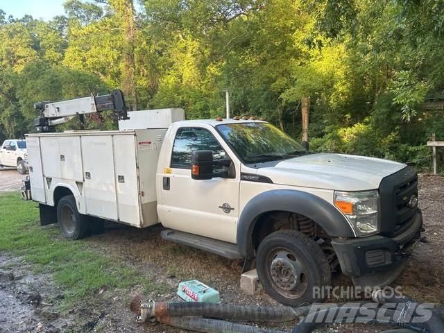 Ford F-550 Komunální / Multi-užitková vozidla