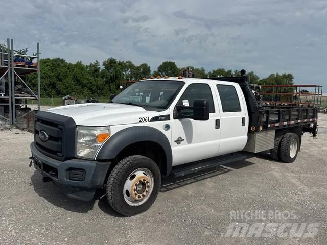 Ford F-550 Komunální / Multi-užitková vozidla