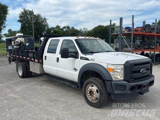 Ford F-550 Komunální / Multi-užitková vozidla