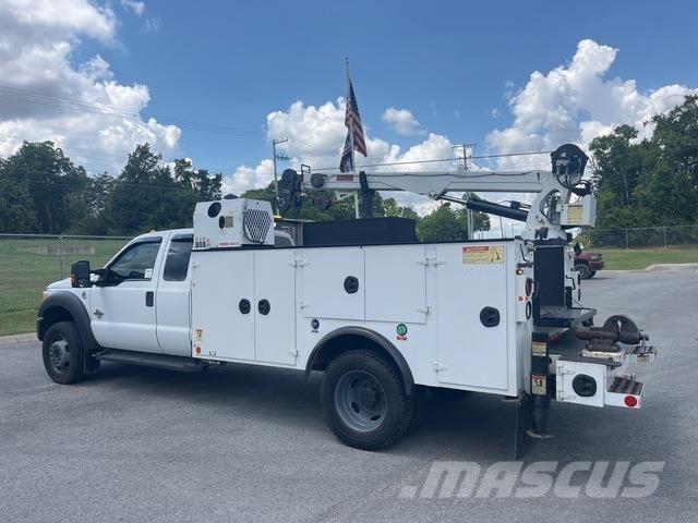Ford F-550 Komunální / Multi-užitková vozidla