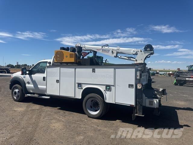 Ford F-550 Komunální / Multi-užitková vozidla