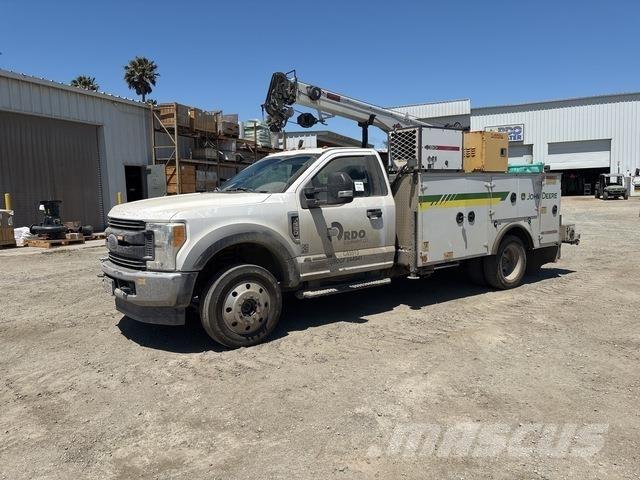 Ford F-550 Komunální / Multi-užitková vozidla