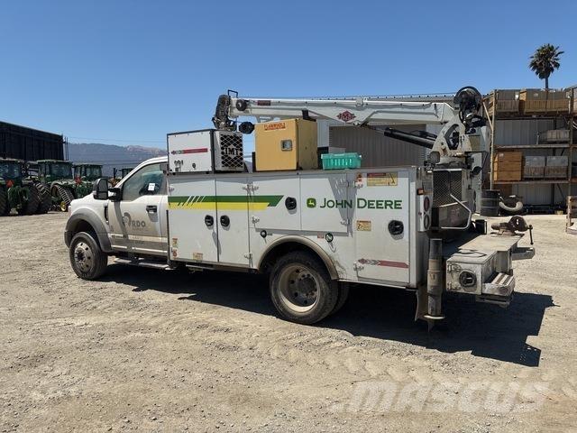 Ford F-550 Komunální / Multi-užitková vozidla