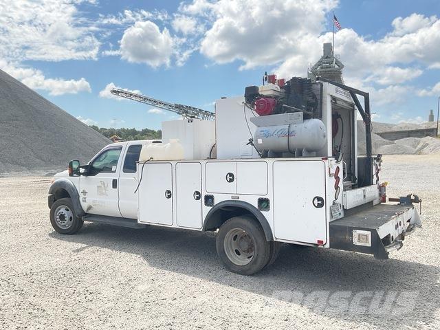 Ford F-550 Cisternové vozy