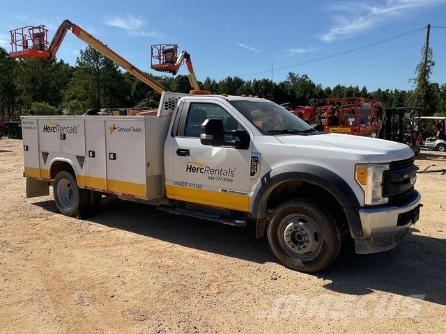 Ford F-550 Komunální / Multi-užitková vozidla