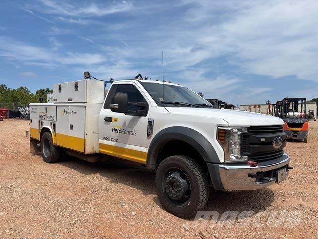 Ford F-550 Cisternové vozy