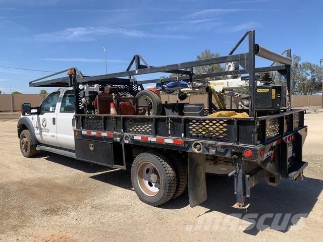 Ford F-550 Komunální / Multi-užitková vozidla