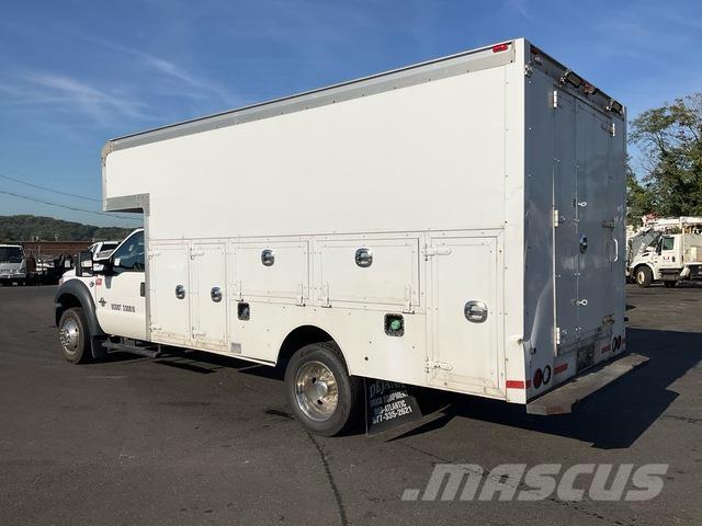 Ford F-550 Cisternové vozy