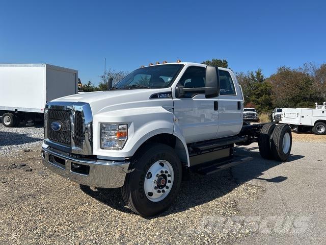 Ford F-650 Kabiny a interiér