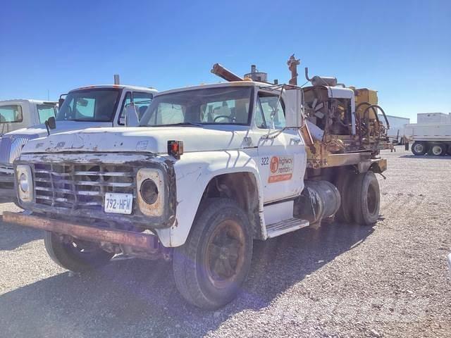 Ford F-700 Mobilní vrtná souprava