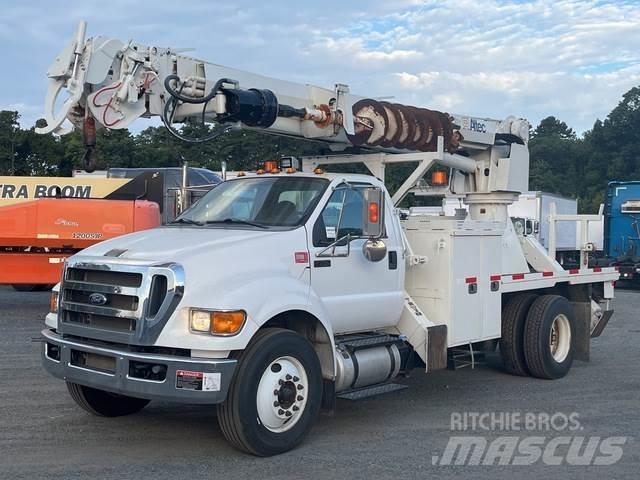 Ford F-750 Mobilní vrtná souprava