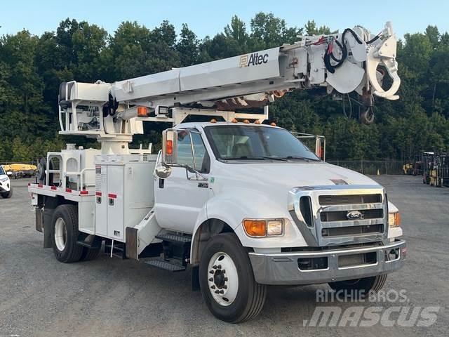 Ford F-750 Mobilní vrtná souprava