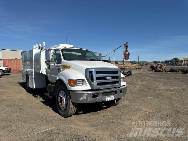 Ford F-750 Cisternové vozy