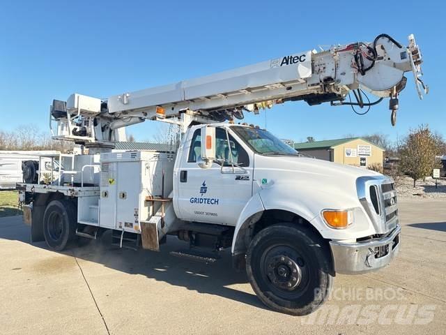 Ford F-750 Mobilní vrtná souprava