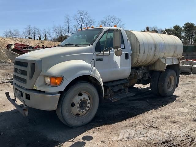Ford F-750 Cisterny na vodu