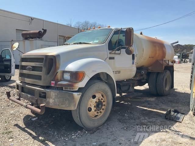 Ford F-750 Cisterny na vodu