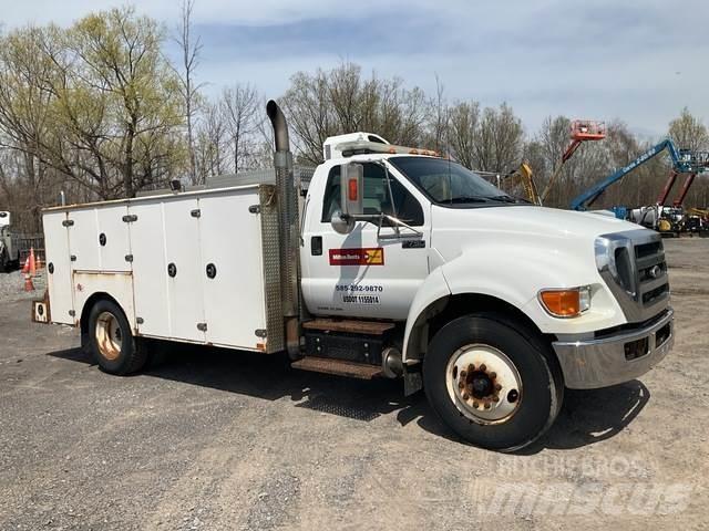 Ford F-750 Komunální / Multi-užitková vozidla