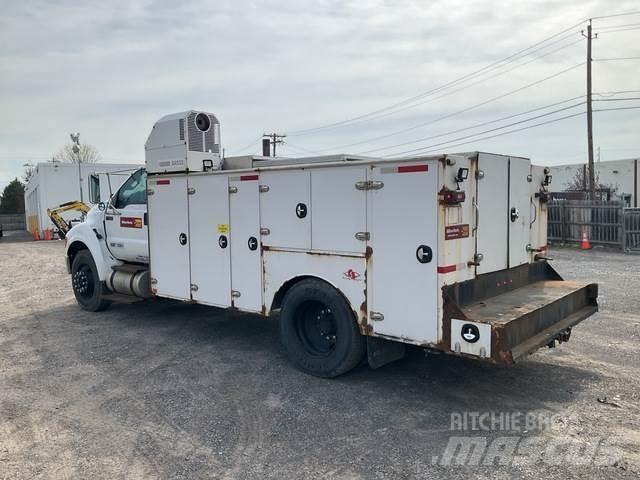 Ford F-750 Komunální / Multi-užitková vozidla