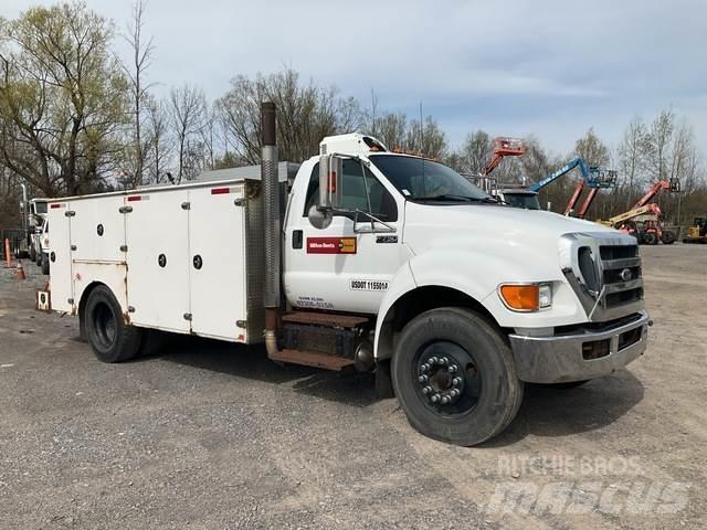 Ford F-750 Komunální / Multi-užitková vozidla
