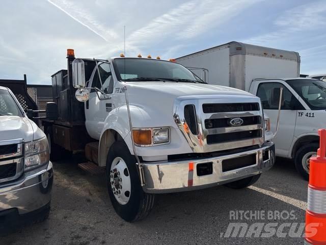 Ford F-750 Valníky/Sklápěcí bočnice
