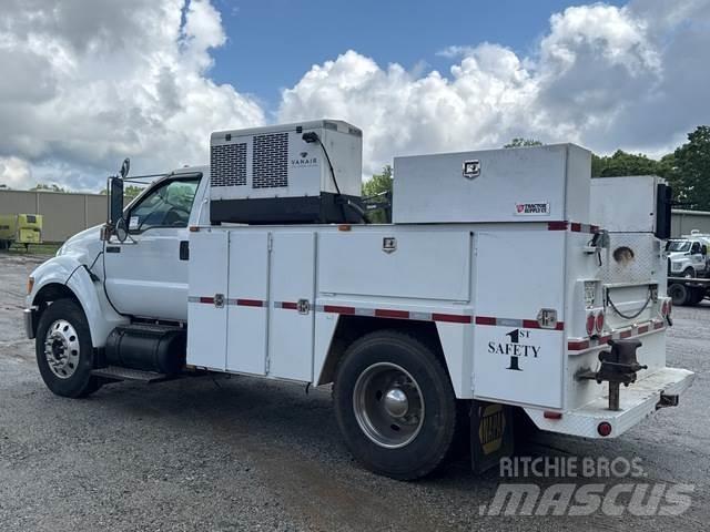 Ford F-750 Komunální / Multi-užitková vozidla