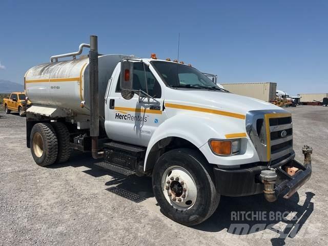 Ford F-750 Cisterny na vodu
