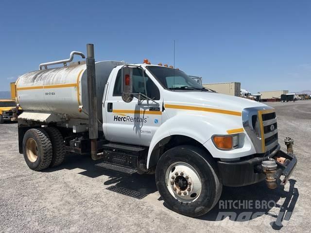 Ford F-750 Cisterny na vodu