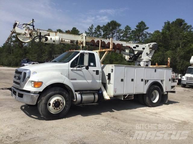 Ford F-750 Mobilní vrtná souprava