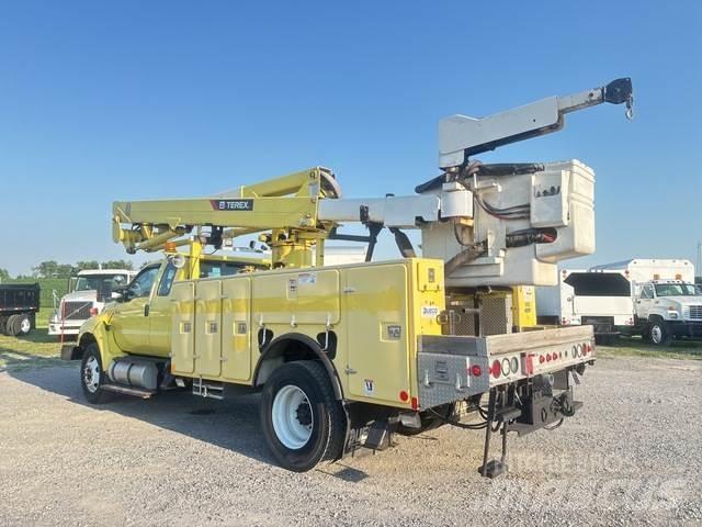 Ford F-750 Autoplošiny