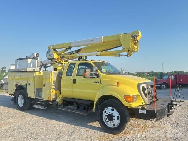 Ford F-750 Autoplošiny
