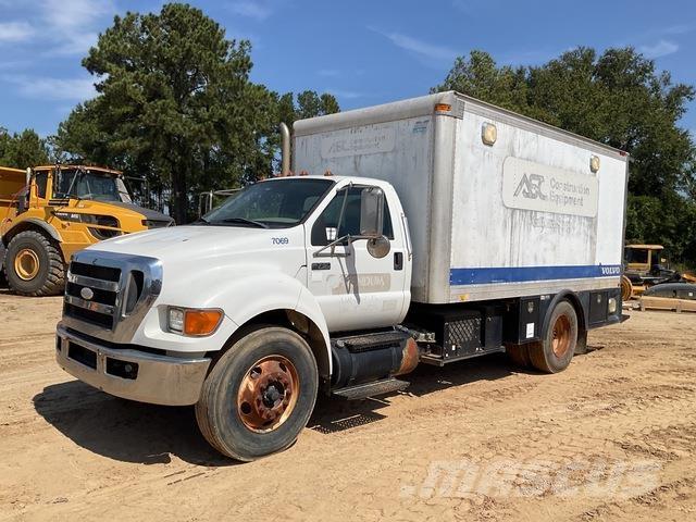 Ford F-750 Cisternové vozy