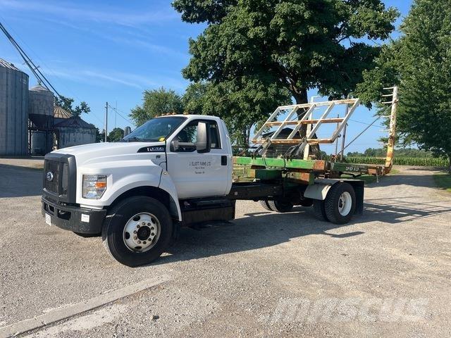 Ford F-750 Kabiny a interiér