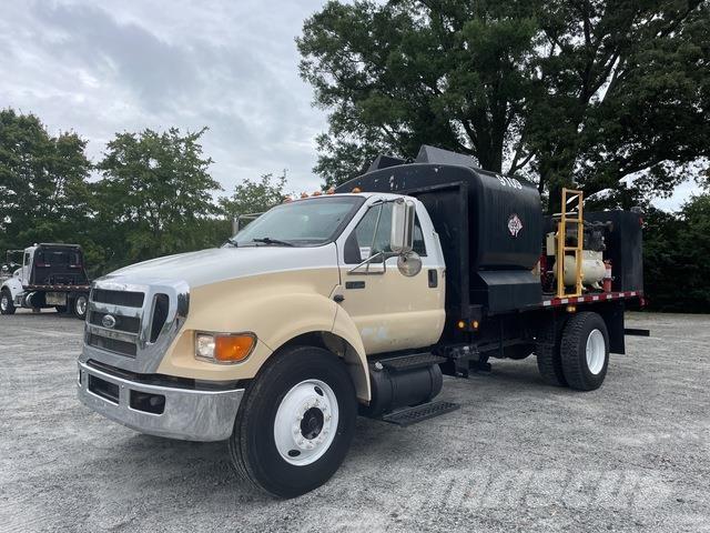 Ford F-750 Cisternové vozy