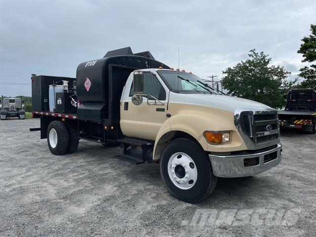 Ford F-750 Cisternové vozy