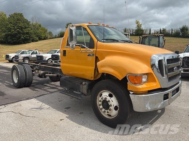 Ford F-750 Kabiny a interiér
