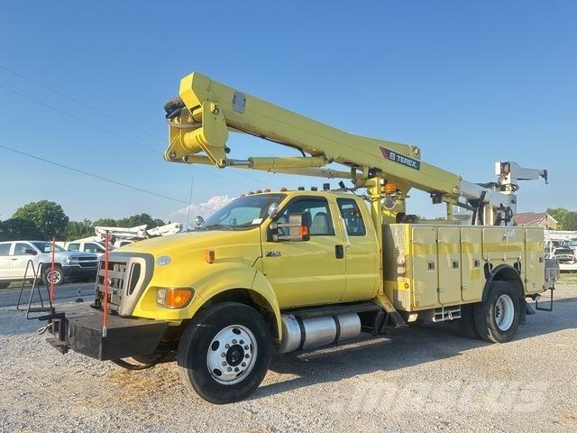 Ford F-750 Autoplošiny