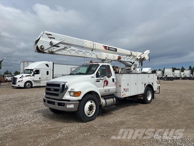Ford F-750 Autoplošiny