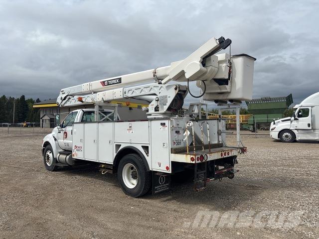 Ford F-750 Autoplošiny