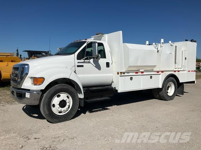 Ford F-750 Cisternové vozy