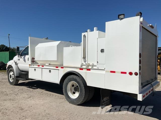 Ford F-750 Cisternové vozy