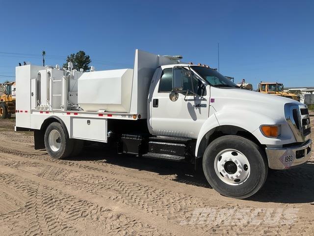 Ford F-750 Cisternové vozy