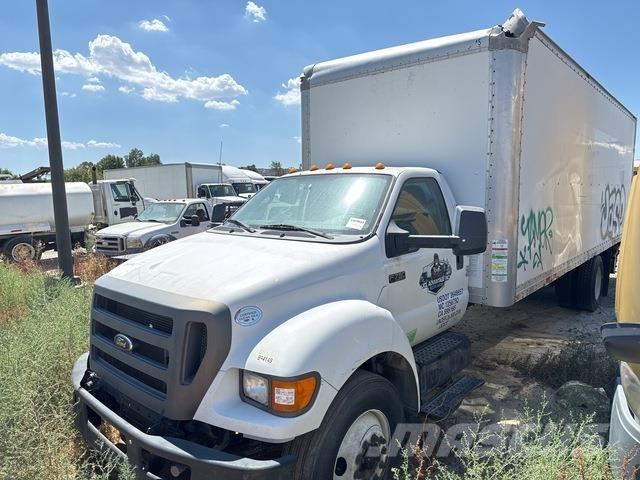 Ford F-750 Skříňová nástavba