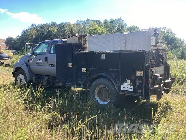 Ford F-750 Komunální / Multi-užitková vozidla