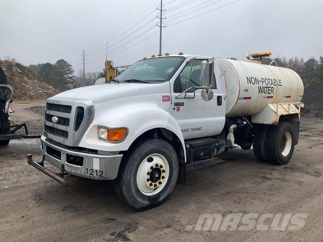 Ford F-750 Cisterny na vodu
