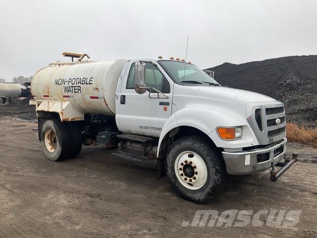 Ford F-750 Cisterny na vodu